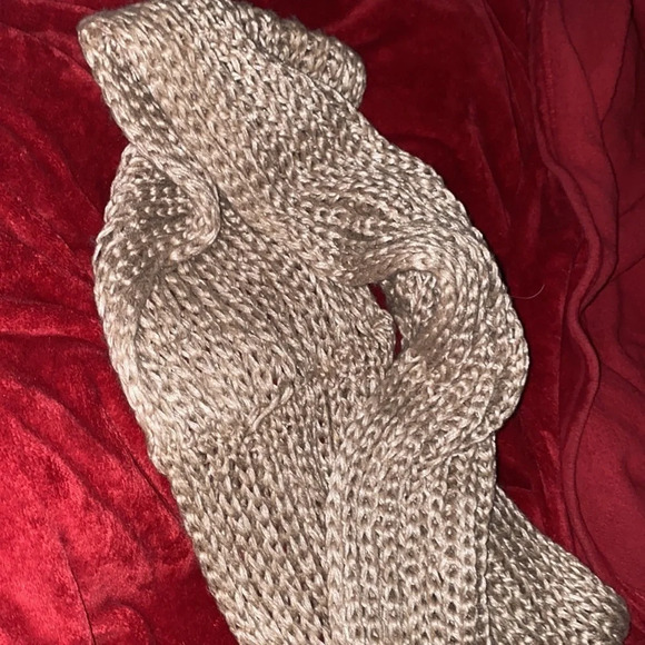 Calvin Klein gold ribbed knit  scarf - Picture 11 of 17
